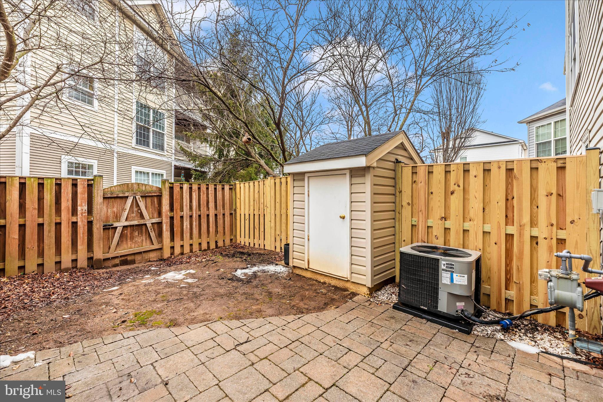 BALLENGER CREEK CENTER POND - Residential