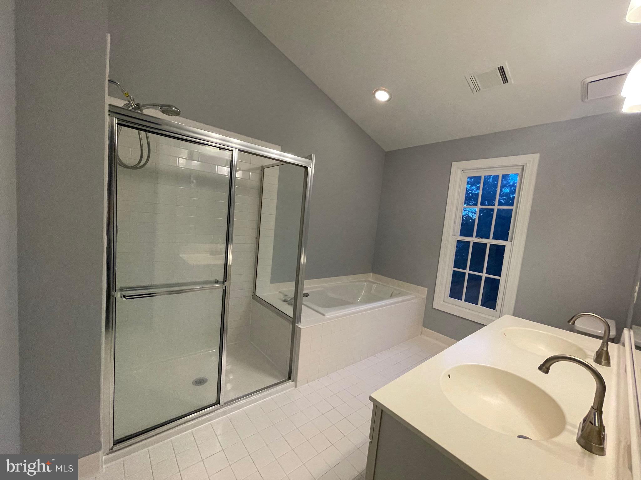 CENTRE RIDGE - Residential Lease