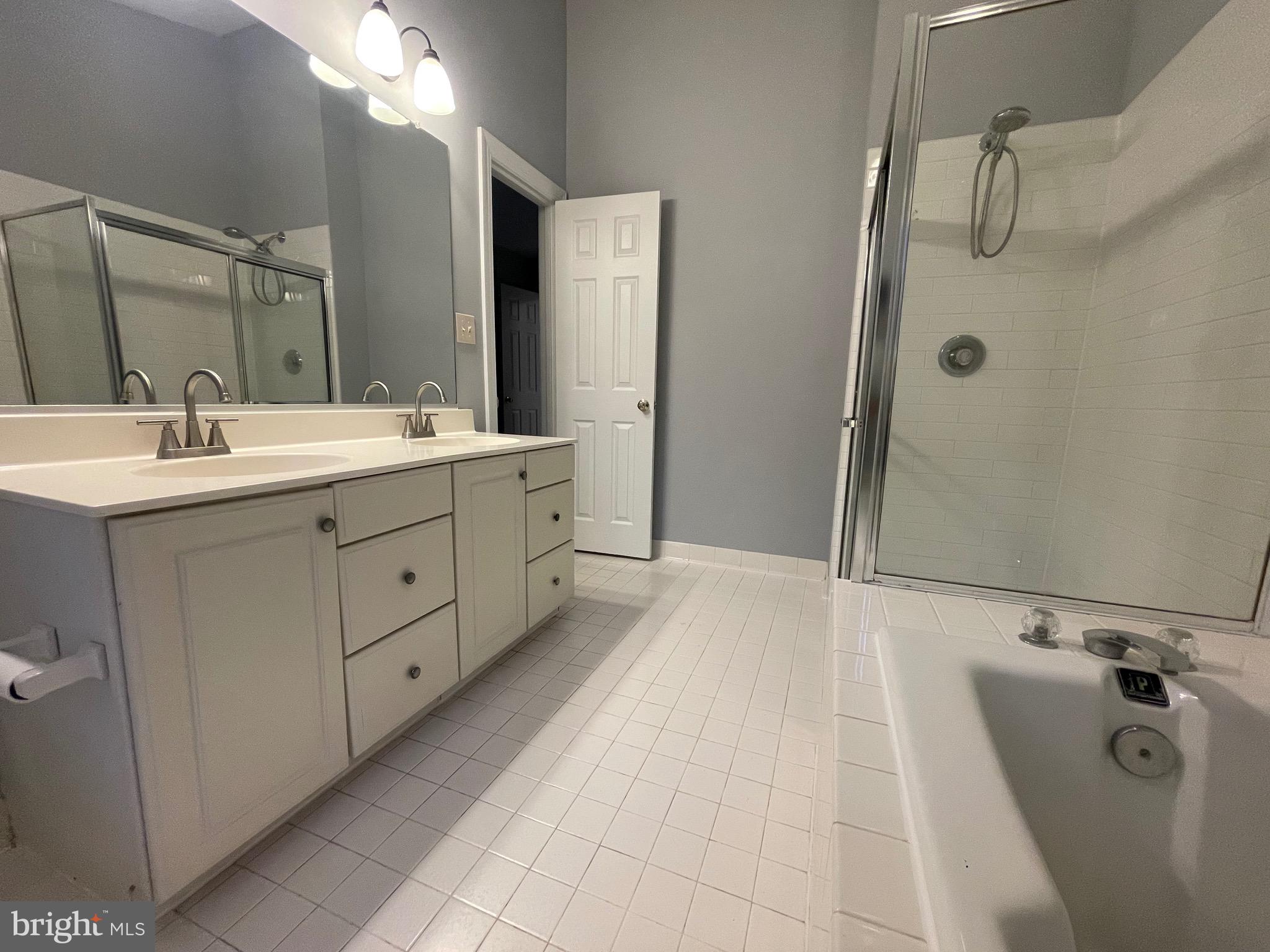 CENTRE RIDGE - Residential Lease