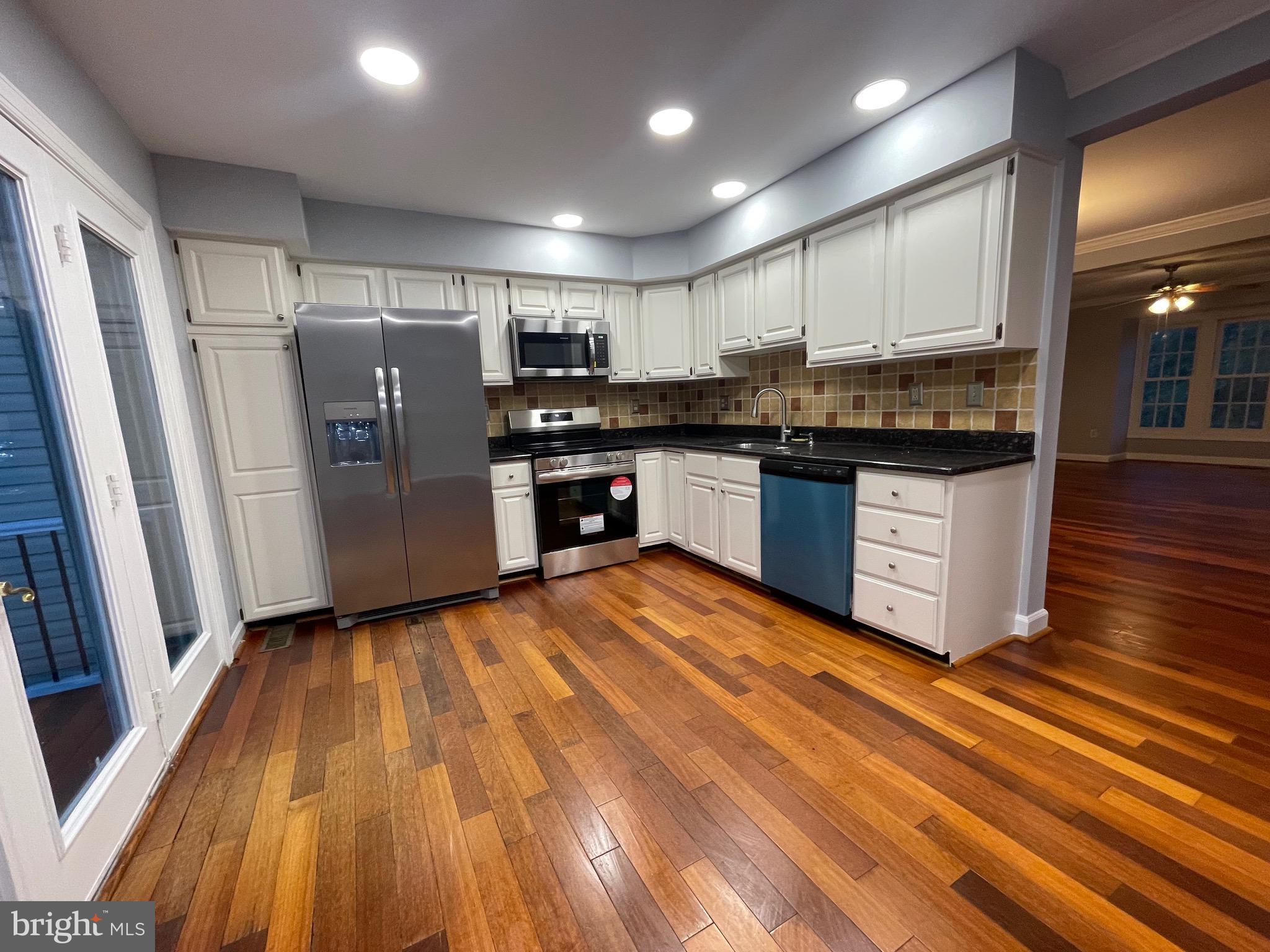 CENTRE RIDGE - Residential Lease