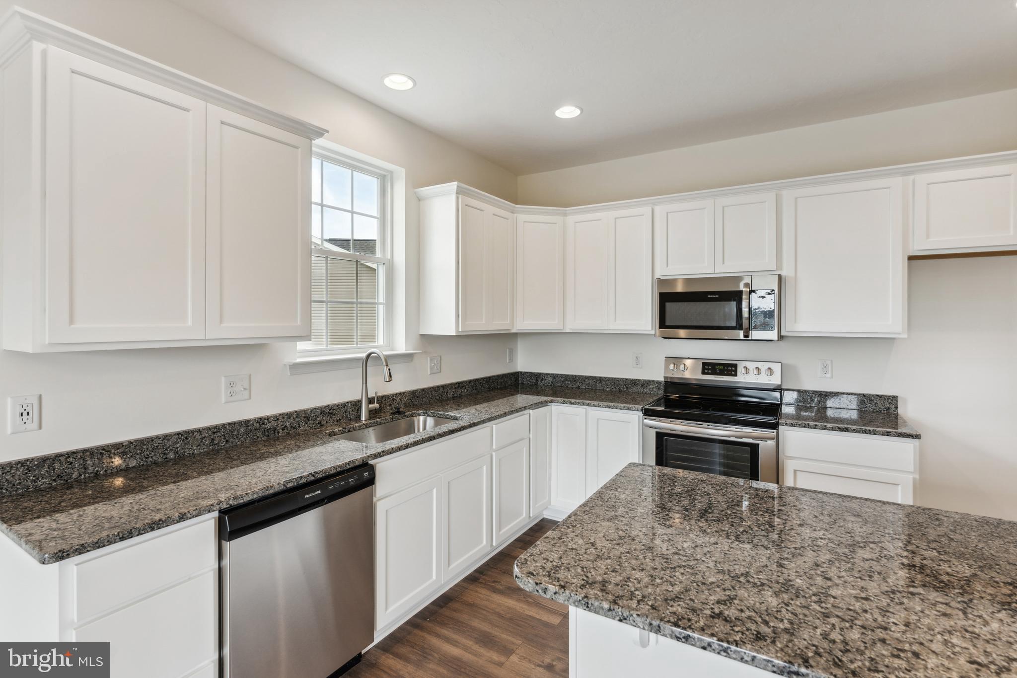 CUMBERLAND VILLAGE - Residential