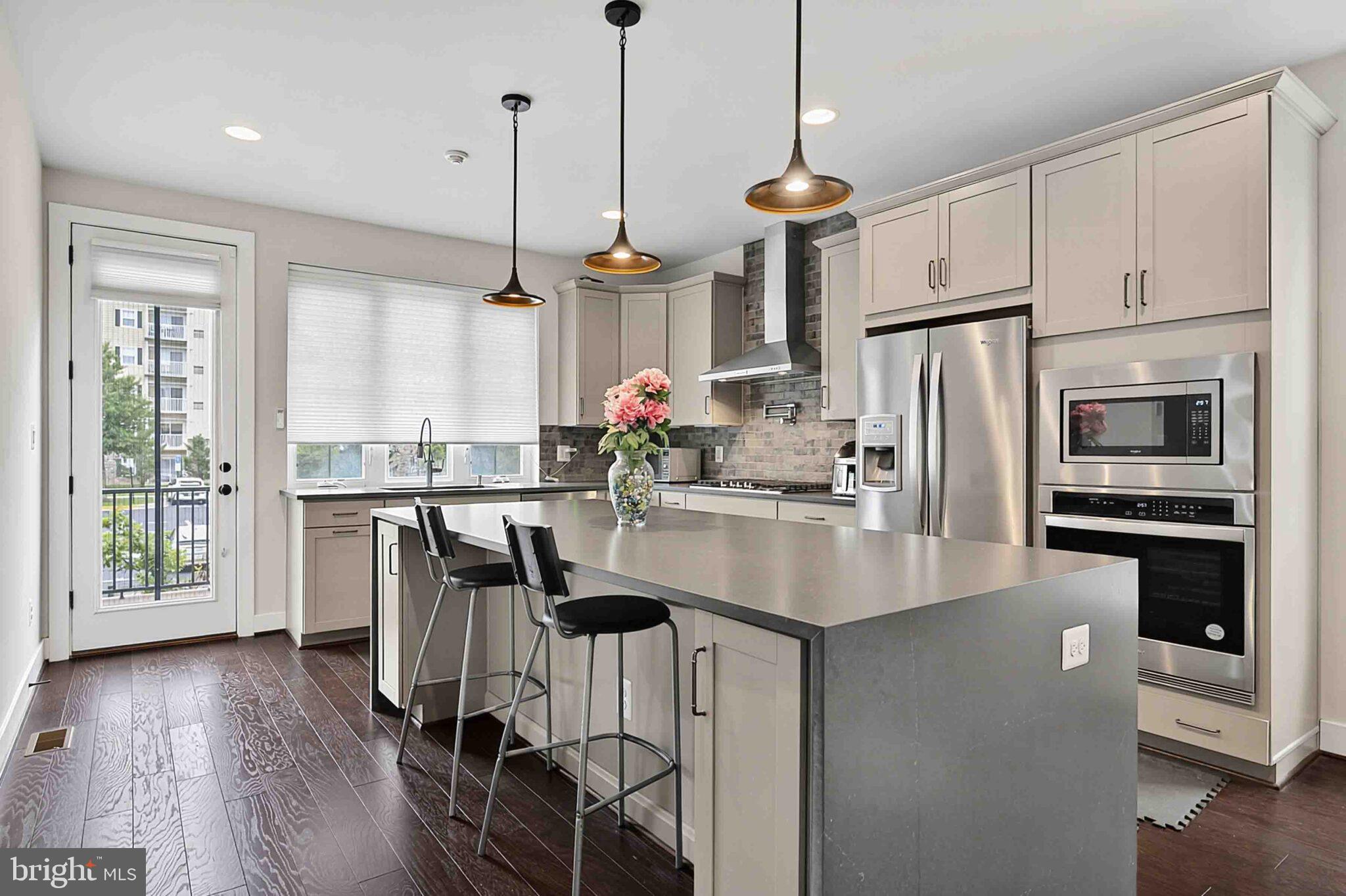 6185 VENETO TERRACE