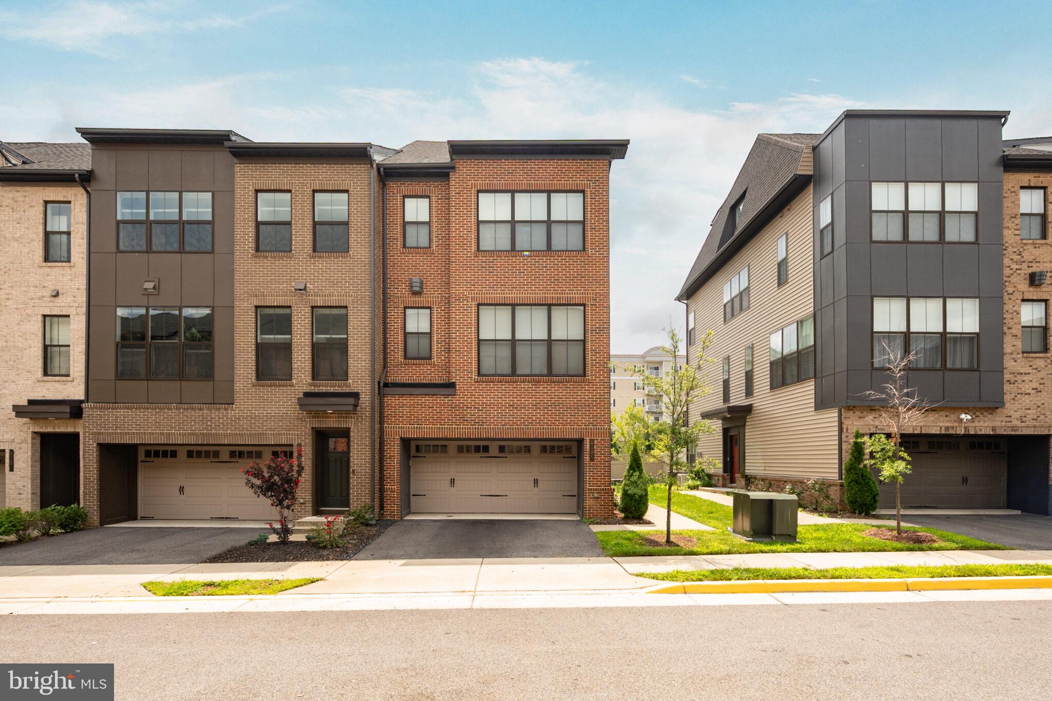 6185 VENETO TERRACE