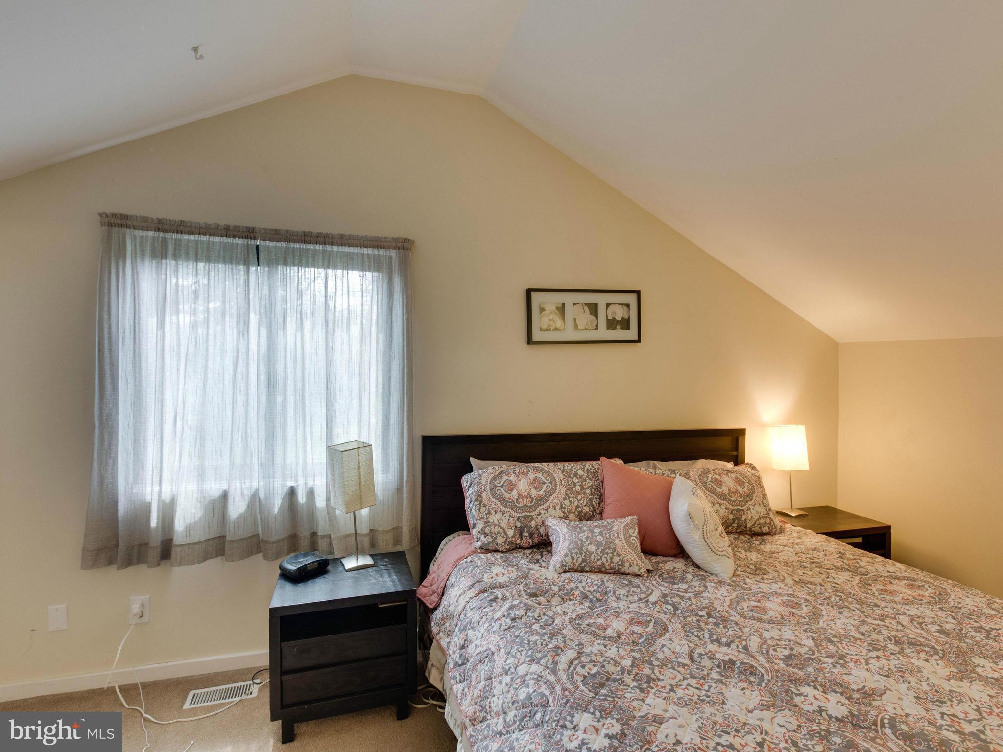 STONEYBROOKE - Residential