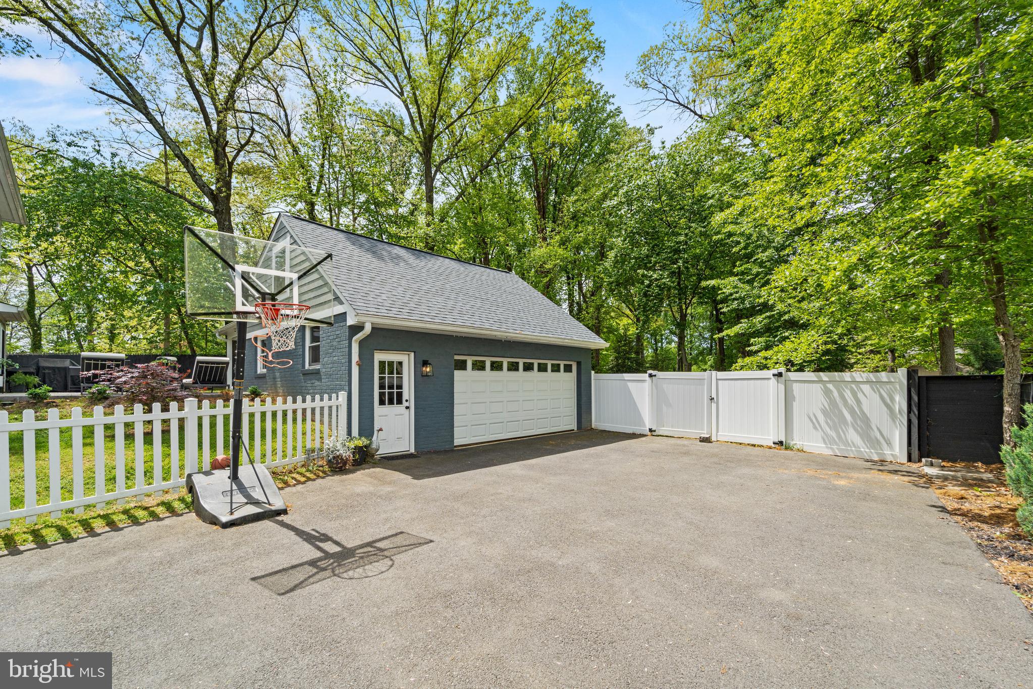 MILL CREEK PARK - Residential