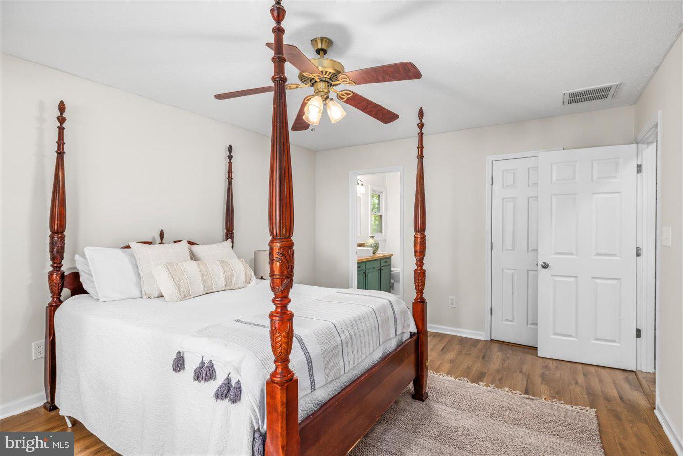 LAKE MONTICELLO - Residential