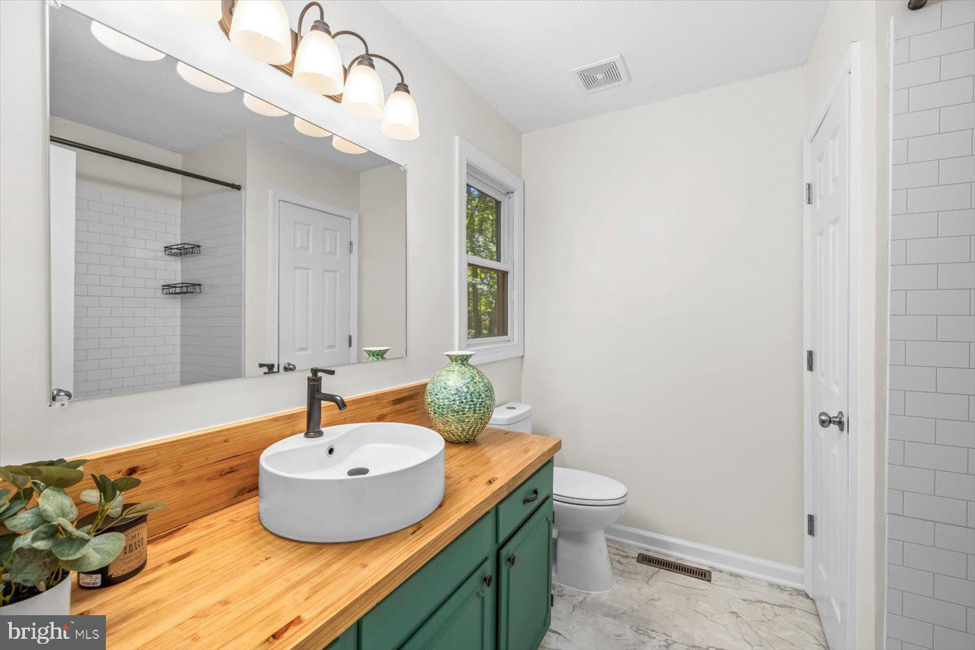 LAKE MONTICELLO - Residential