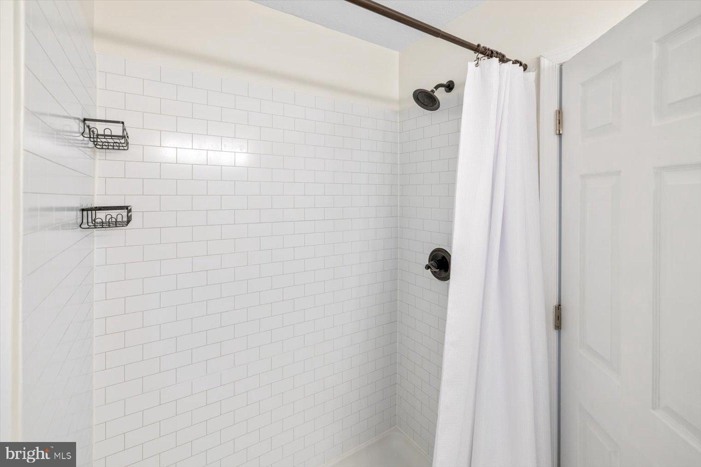 LAKE MONTICELLO - Residential