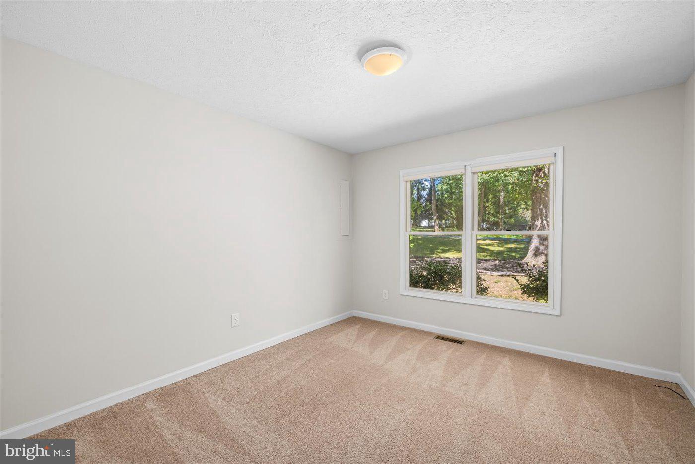 LAKE MONTICELLO - Residential