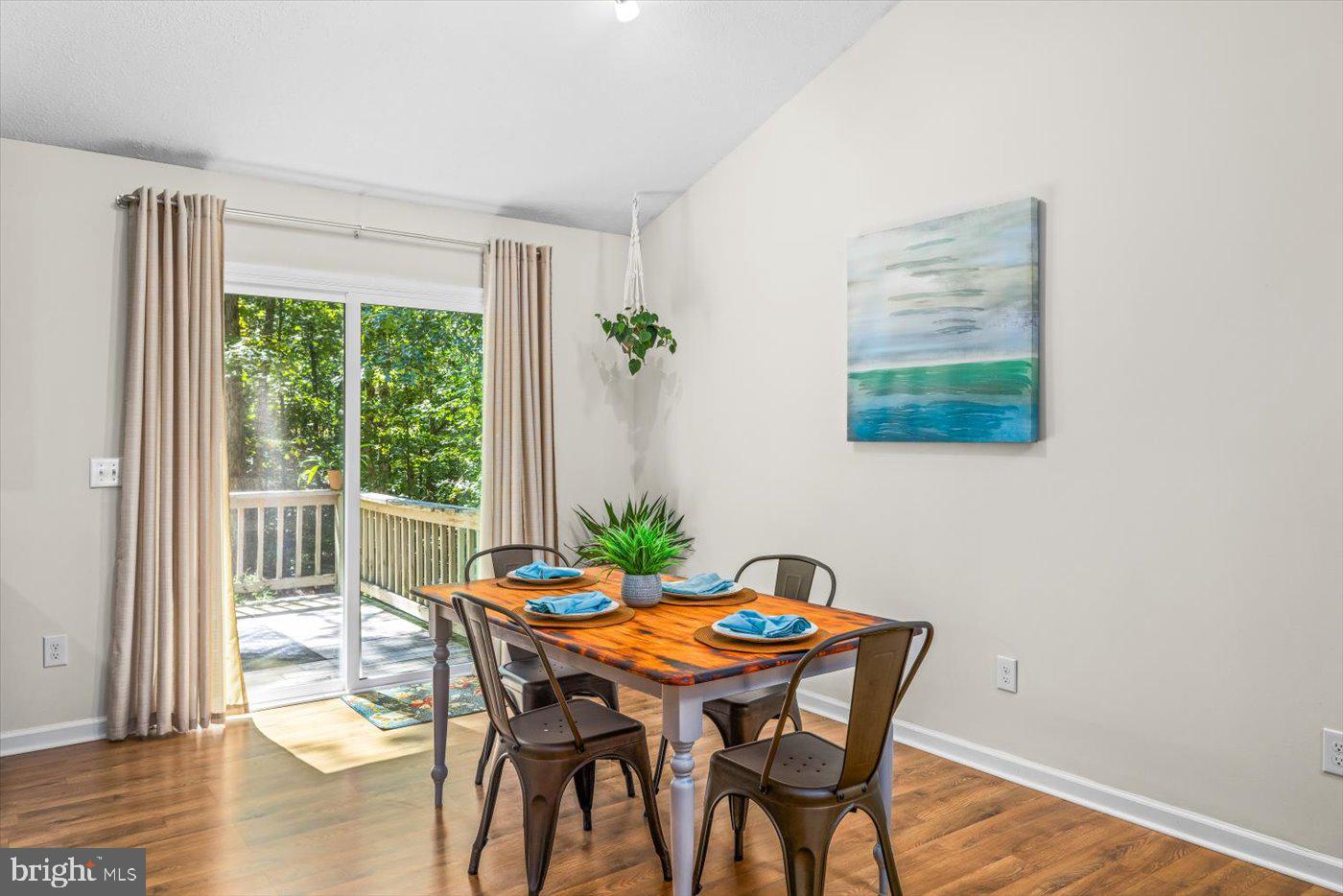 LAKE MONTICELLO - Residential