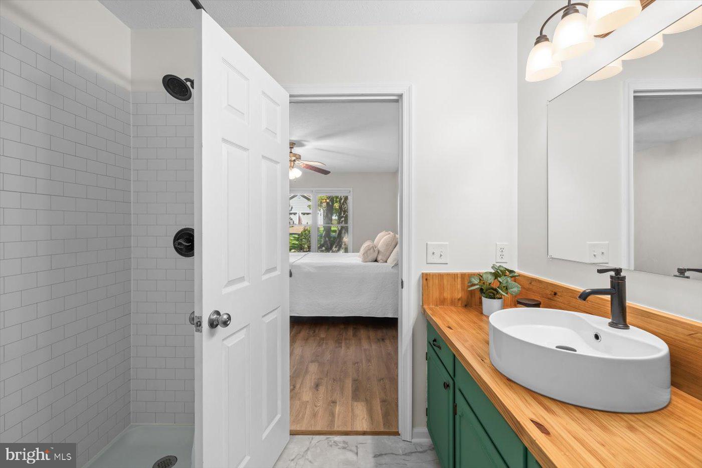 LAKE MONTICELLO - Residential