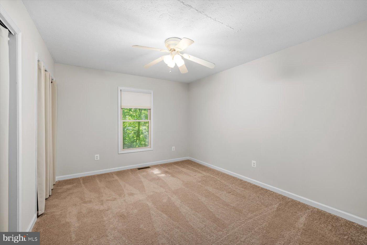 LAKE MONTICELLO - Residential