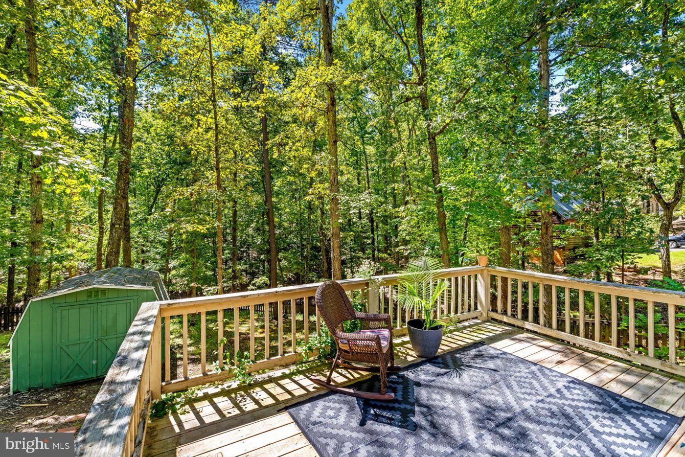 LAKE MONTICELLO - Residential