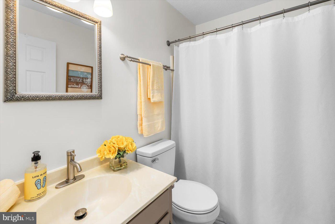 LAKE MONTICELLO - Residential