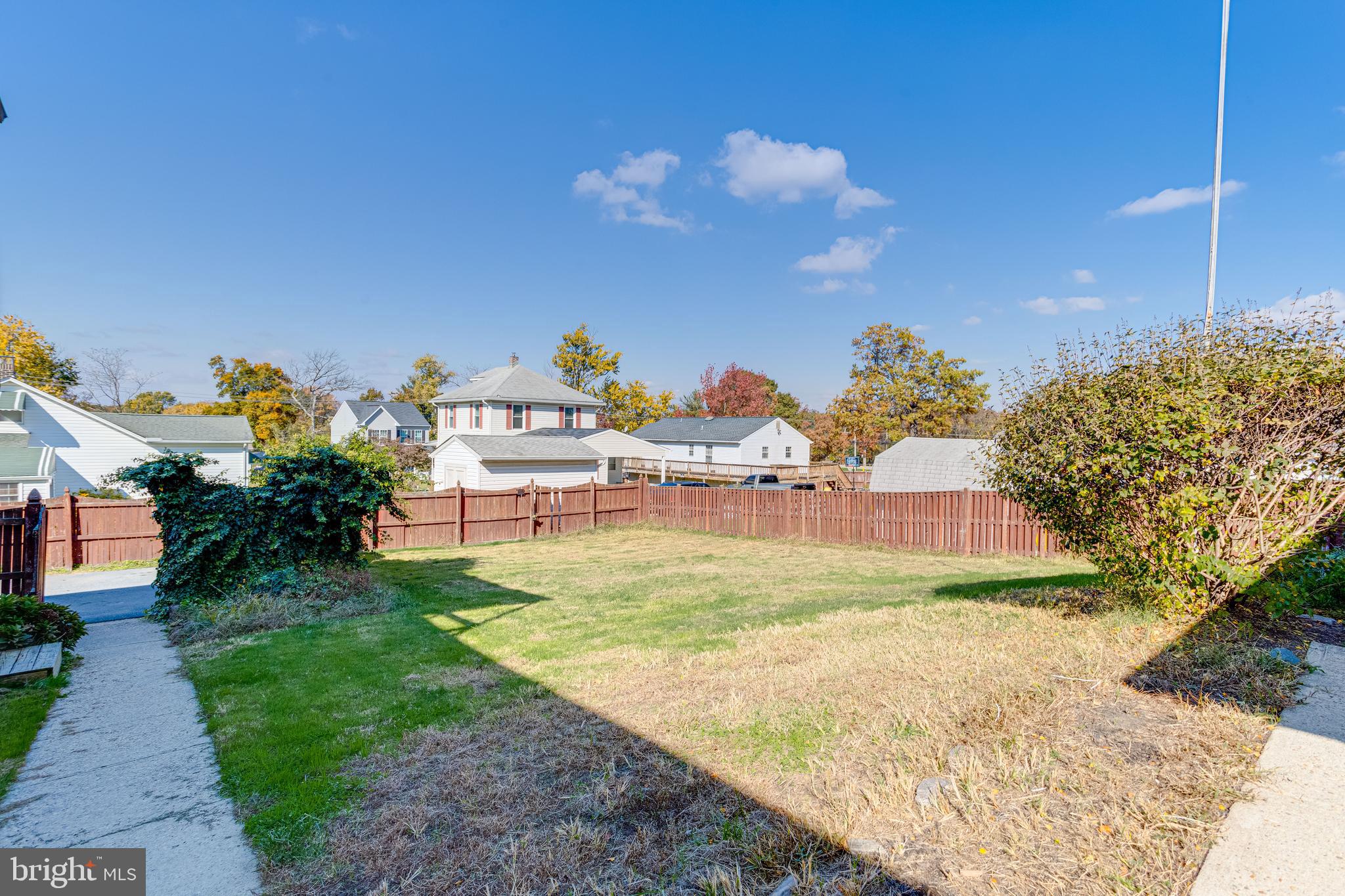 REGULARS - Residential Lease