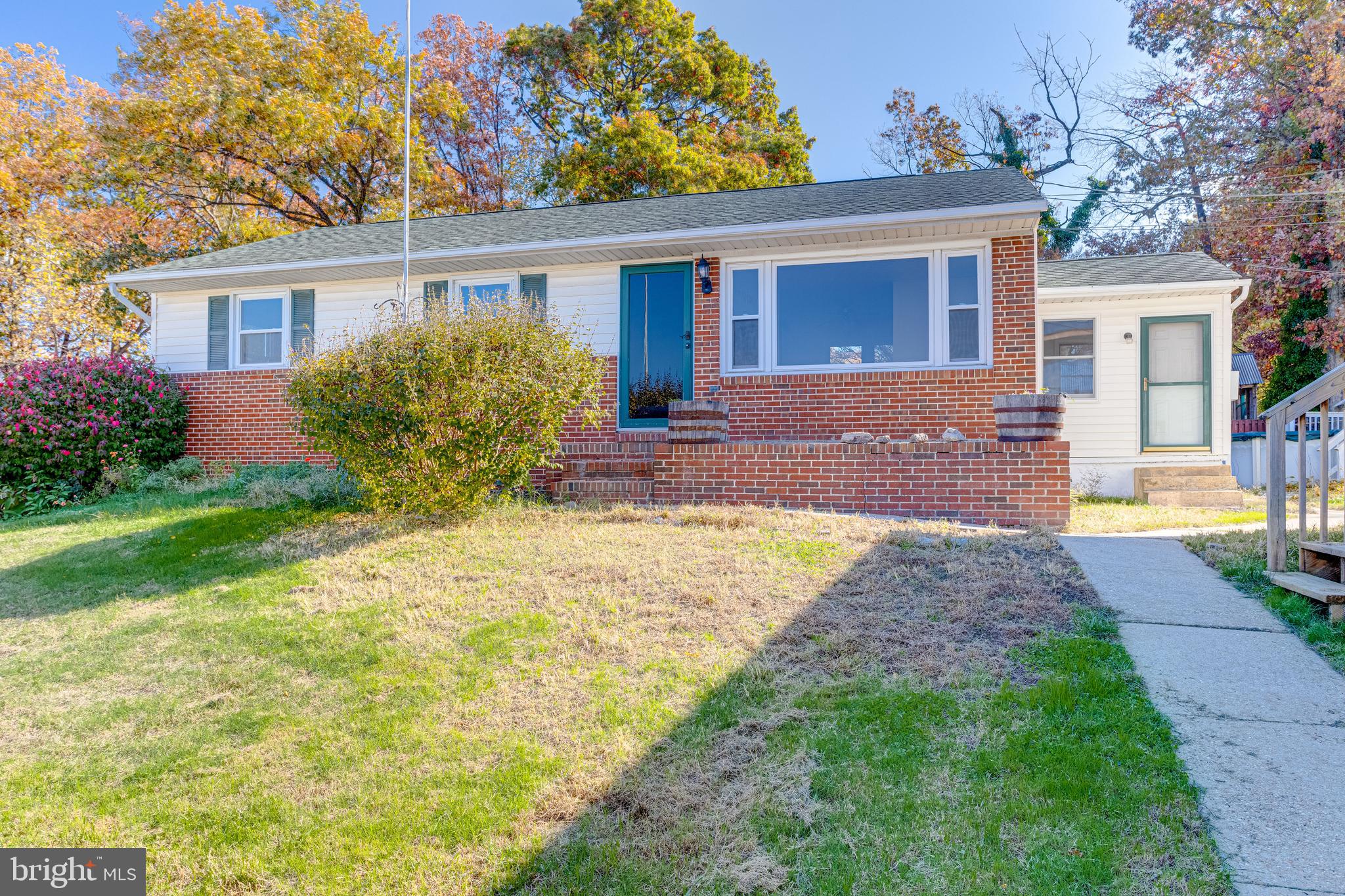 REGULARS - Residential Lease