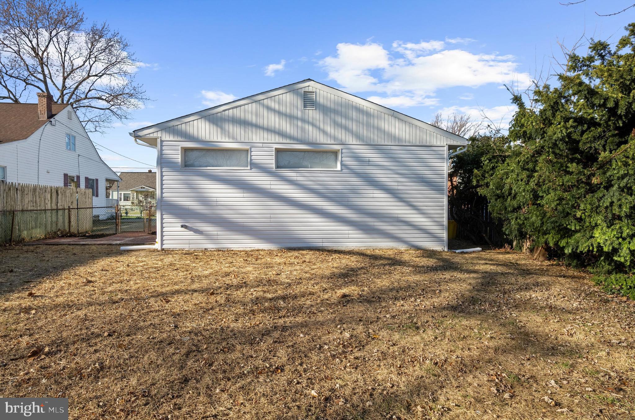 RIVIERA BEACH - Residential