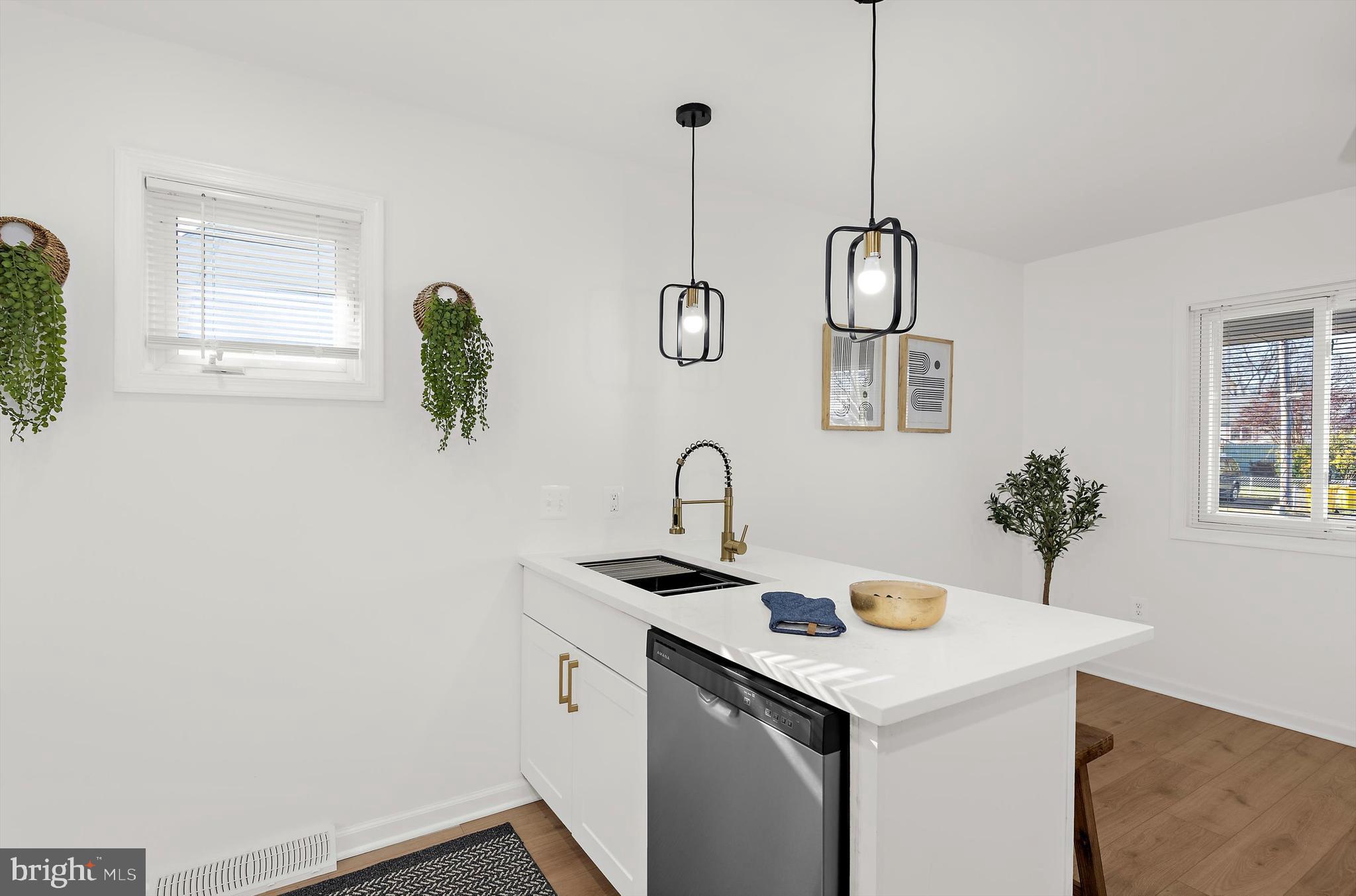 RIVIERA BEACH - Residential