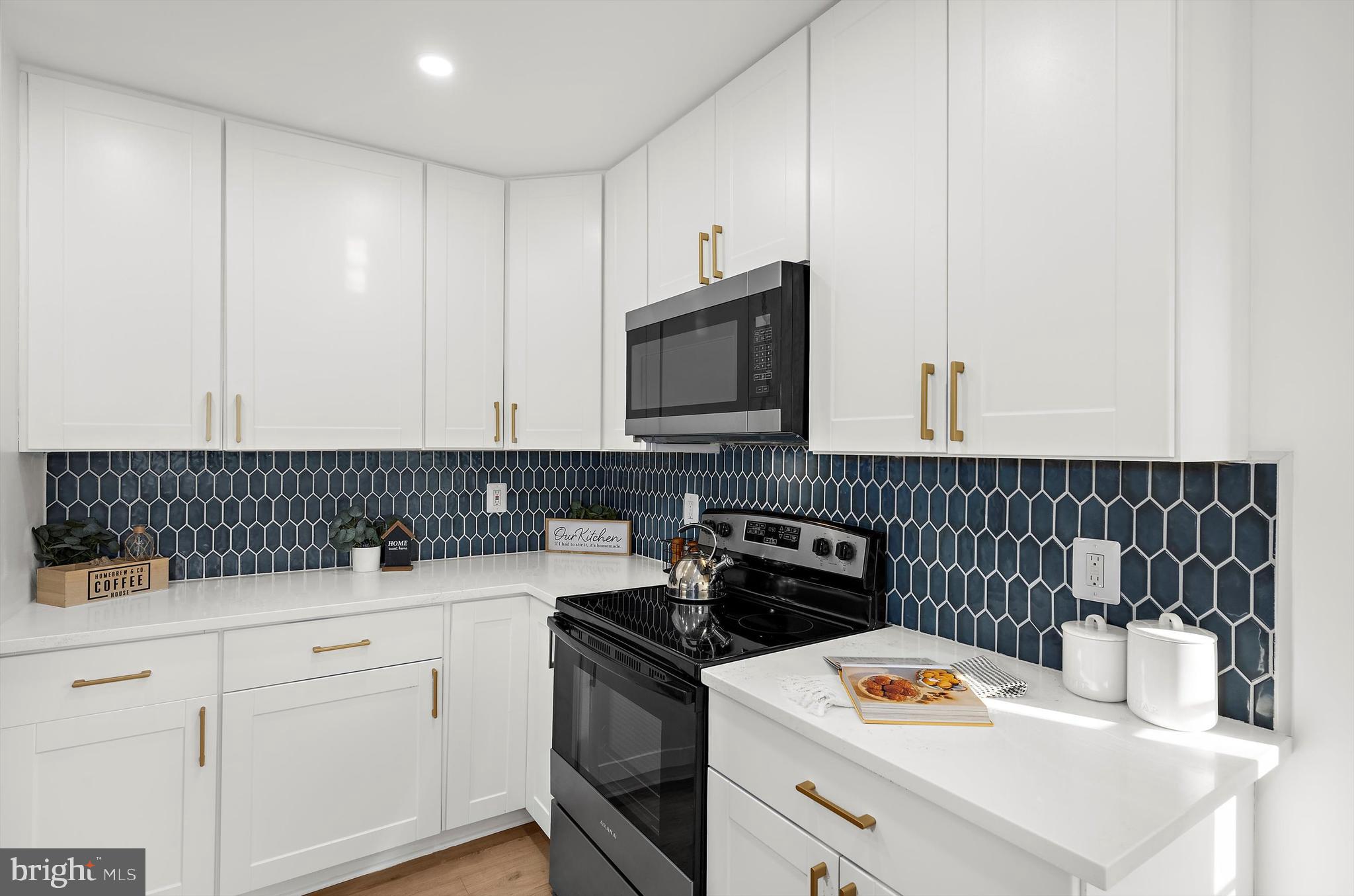 RIVIERA BEACH - Residential