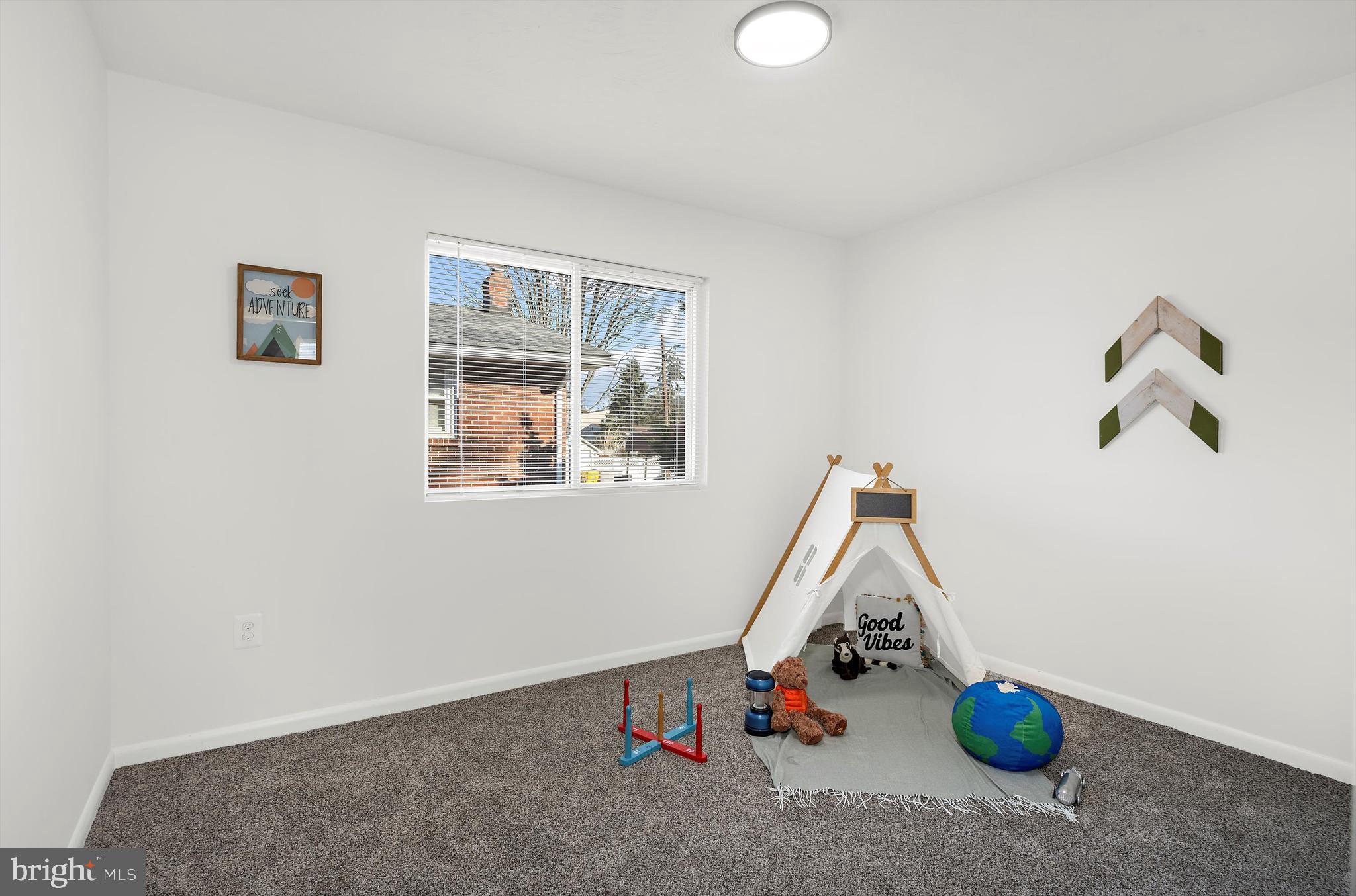 RIVIERA BEACH - Residential