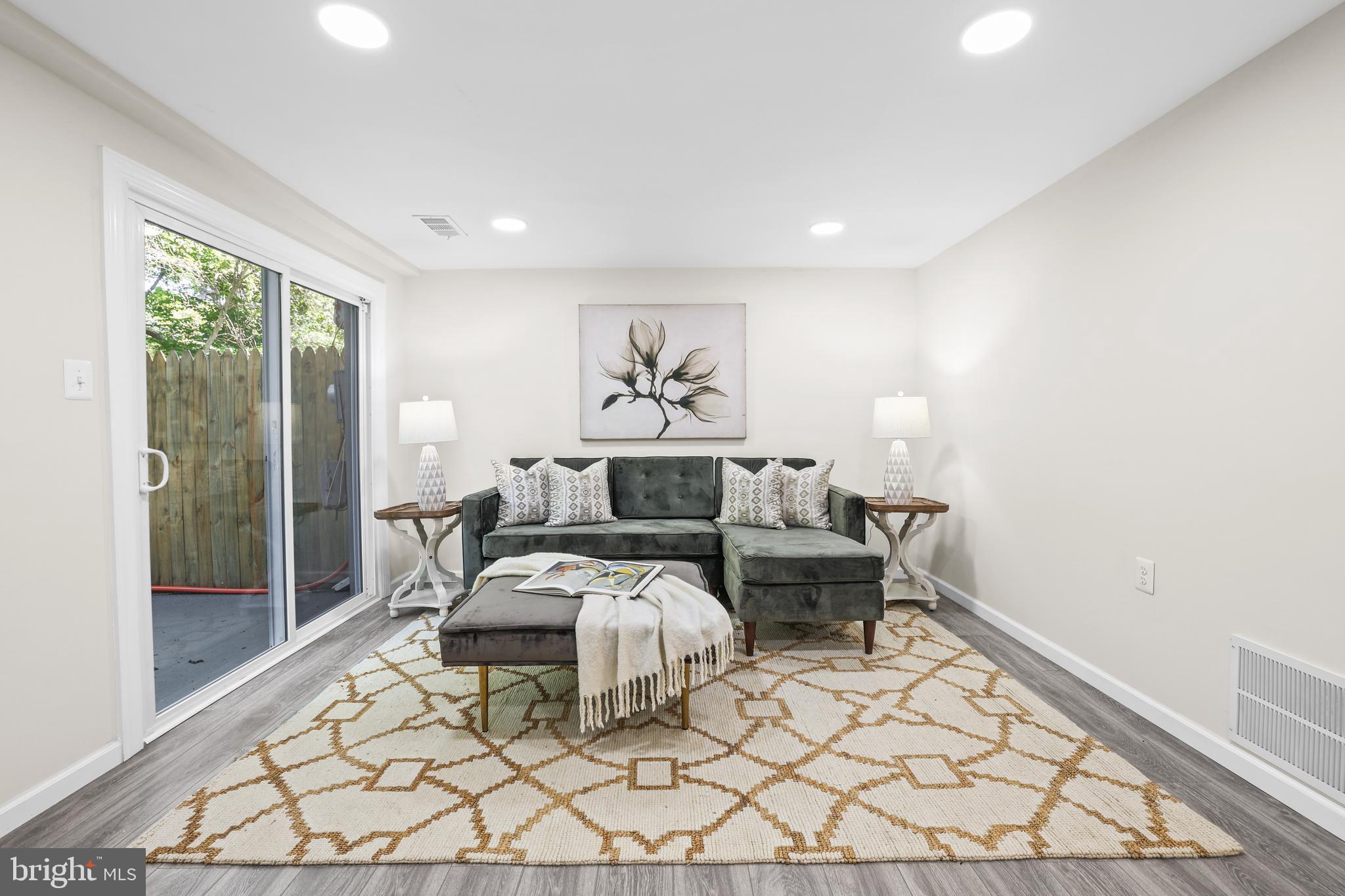 DALE CITY - Residential