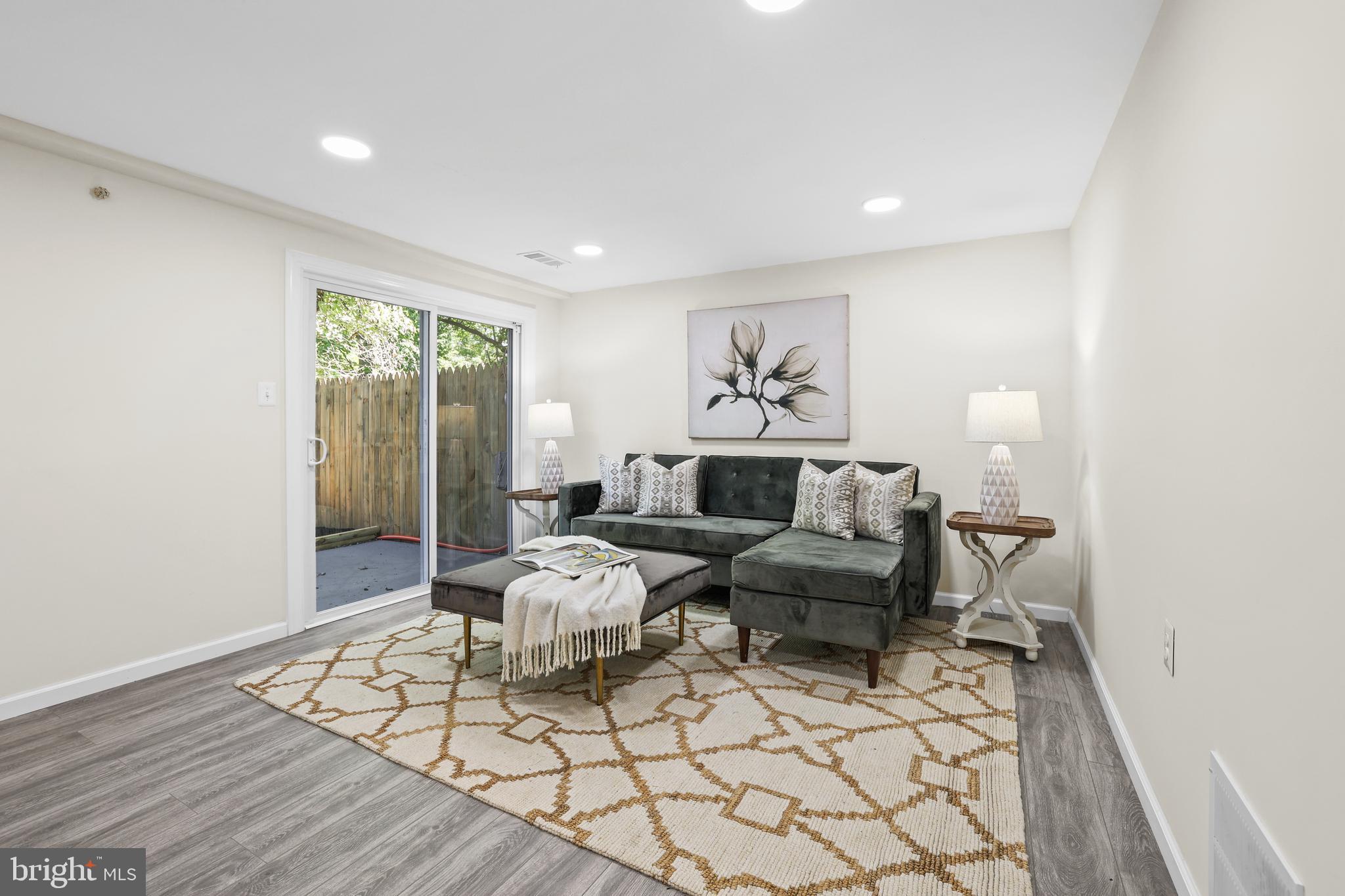 DALE CITY - Residential