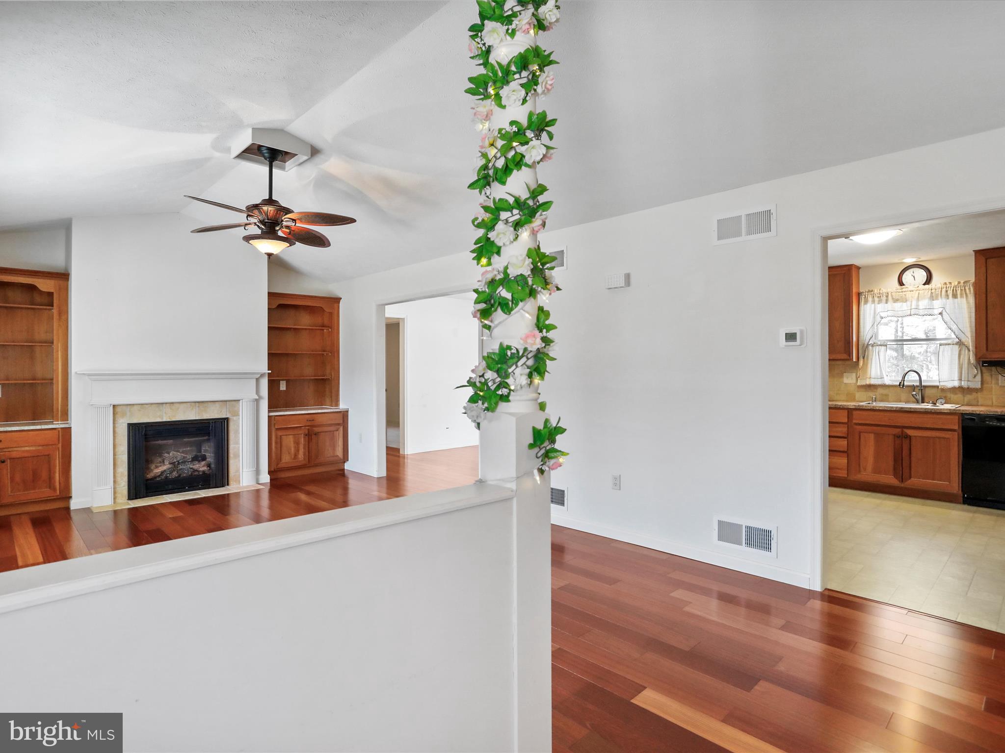 FAIRVIEW OAKS - Residential