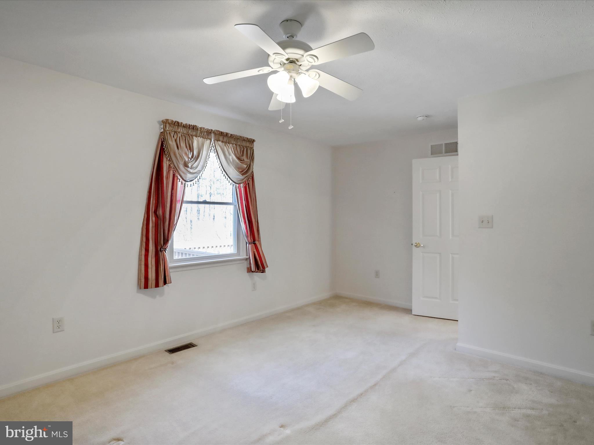 FAIRVIEW OAKS - Residential