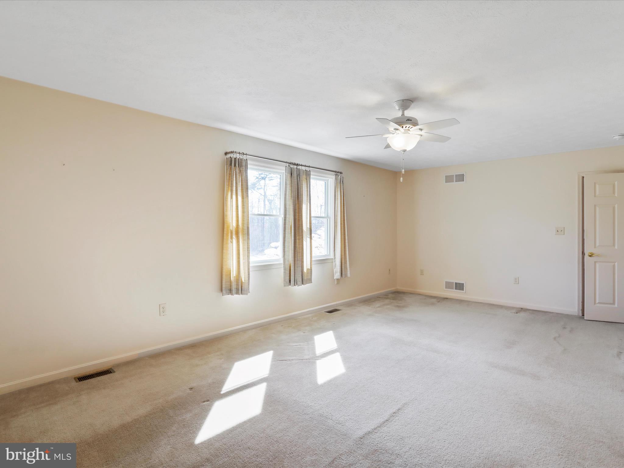 FAIRVIEW OAKS - Residential