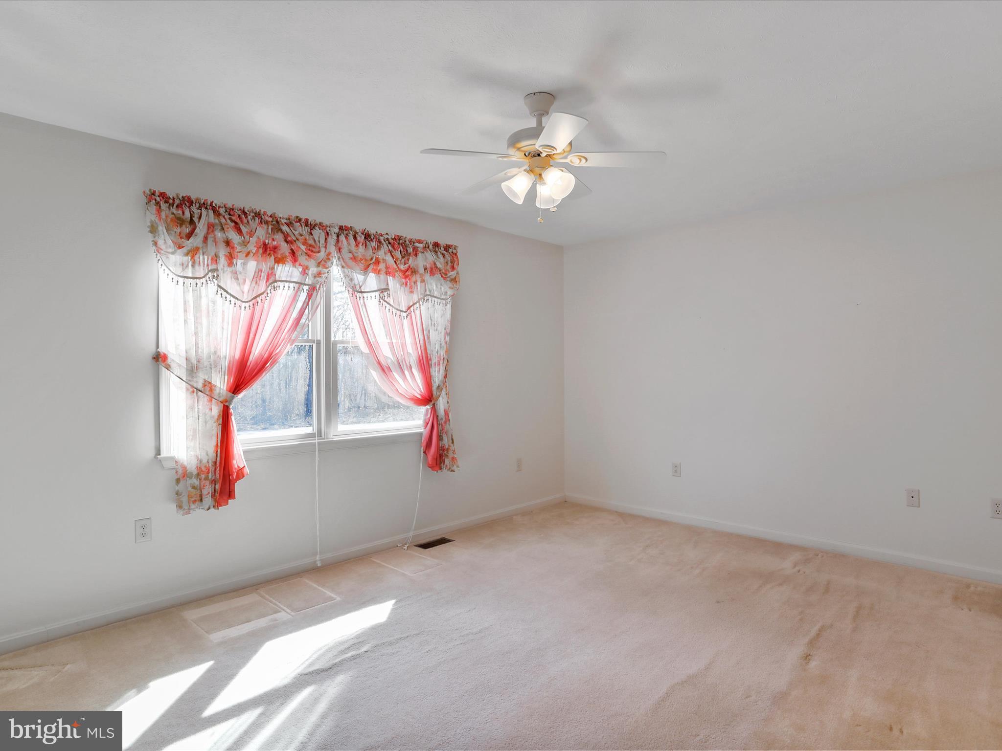 FAIRVIEW OAKS - Residential