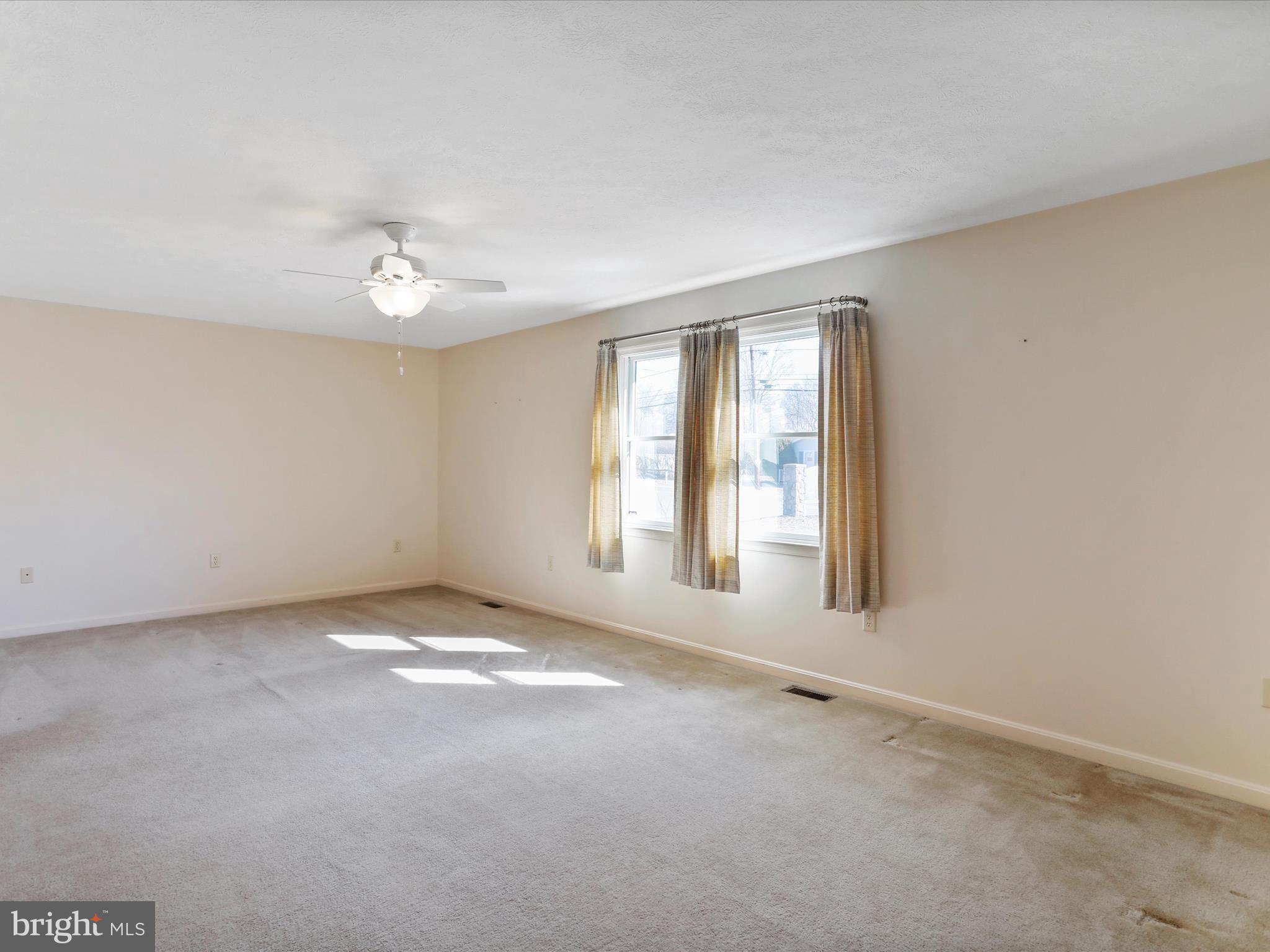 FAIRVIEW OAKS - Residential