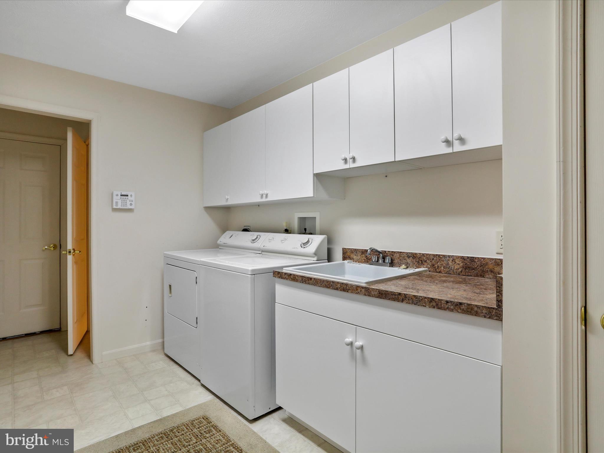 FAIRVIEW OAKS - Residential