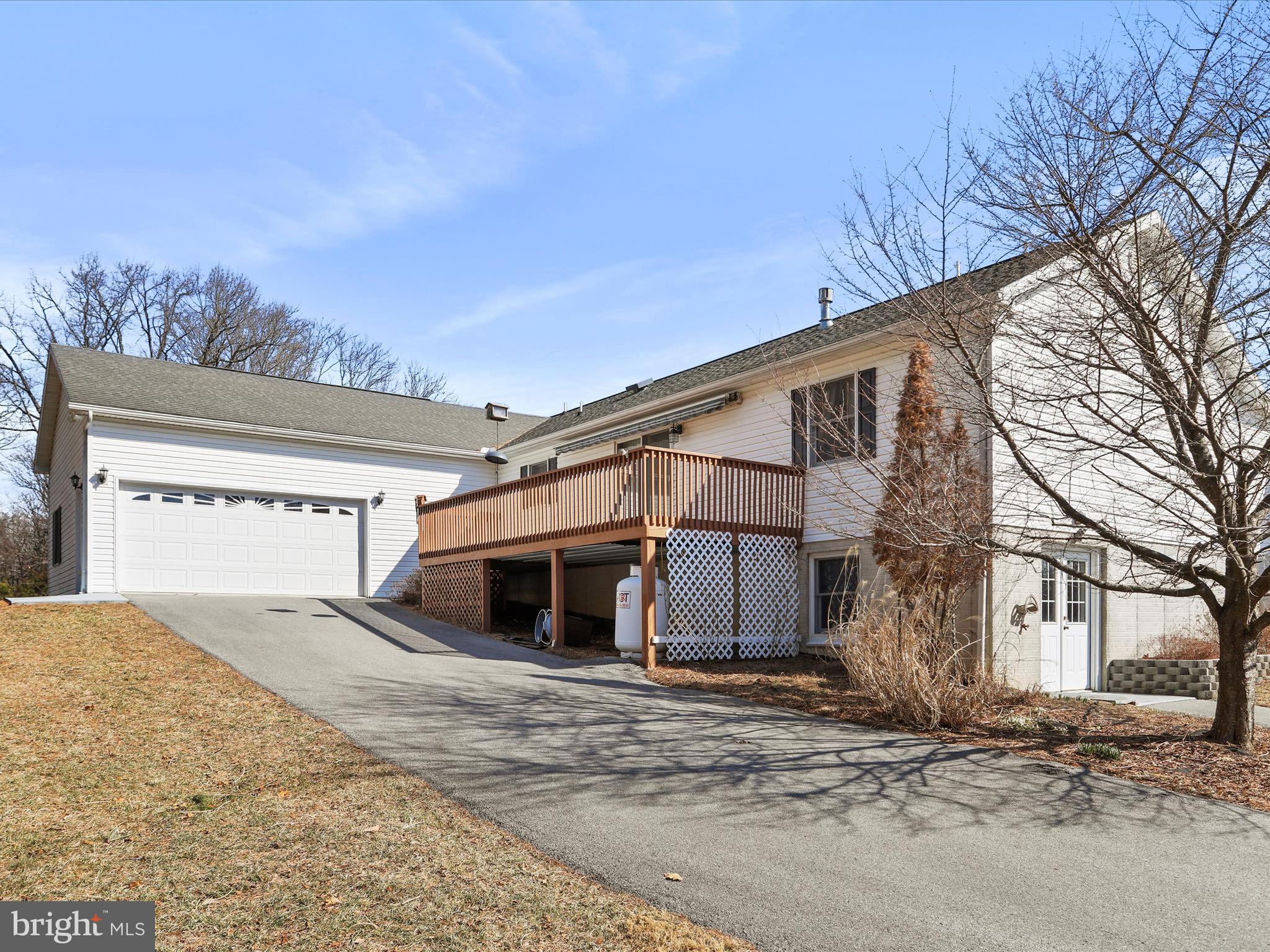 FAIRVIEW OAKS - Residential