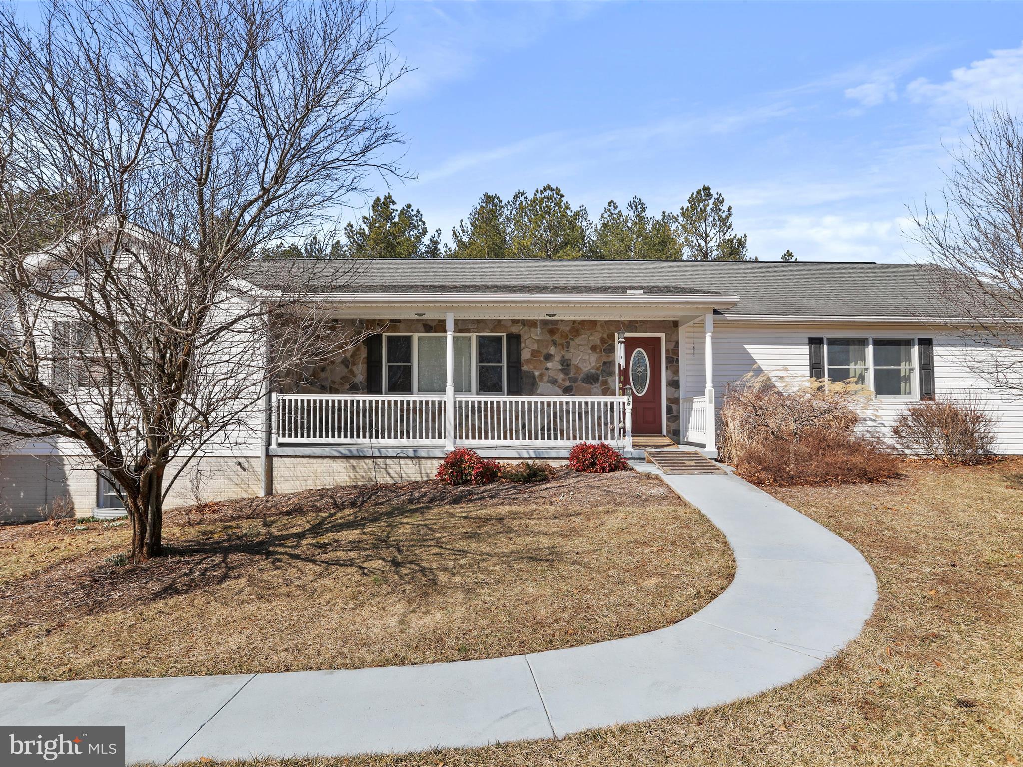 FAIRVIEW OAKS - Residential