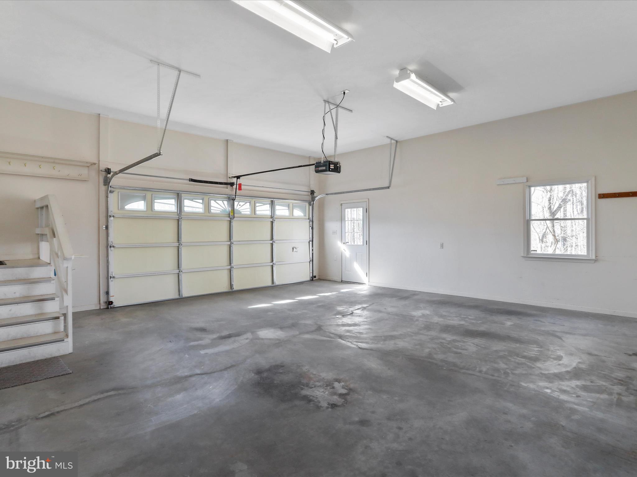 FAIRVIEW OAKS - Residential