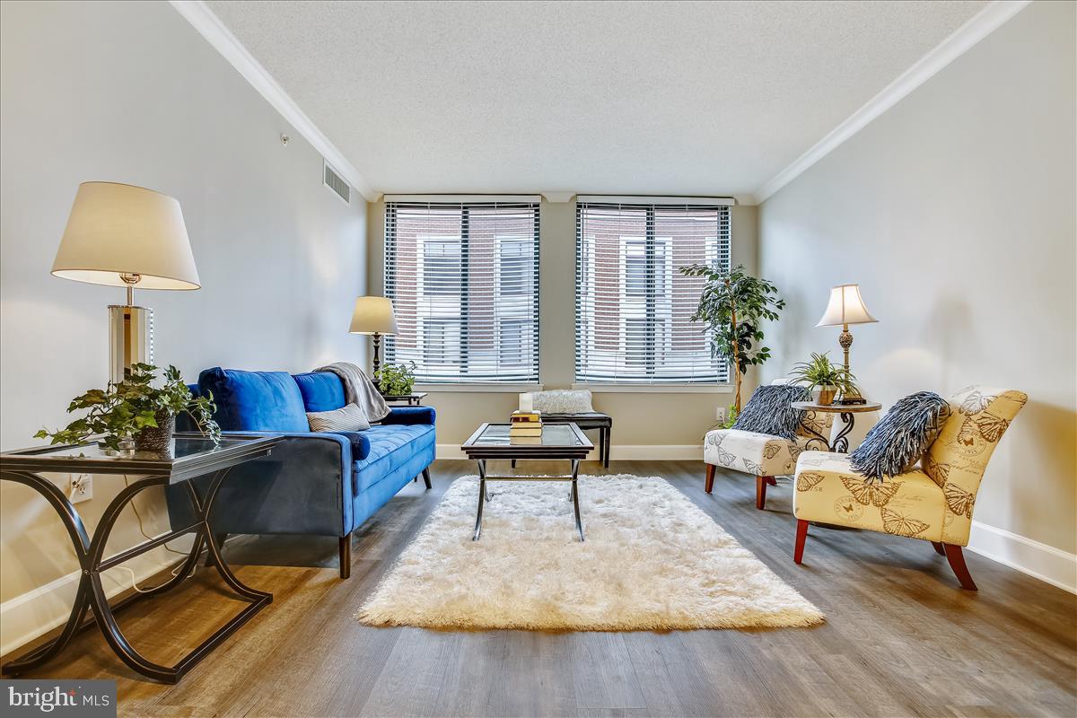 STATION SQUARE - Residential Lease