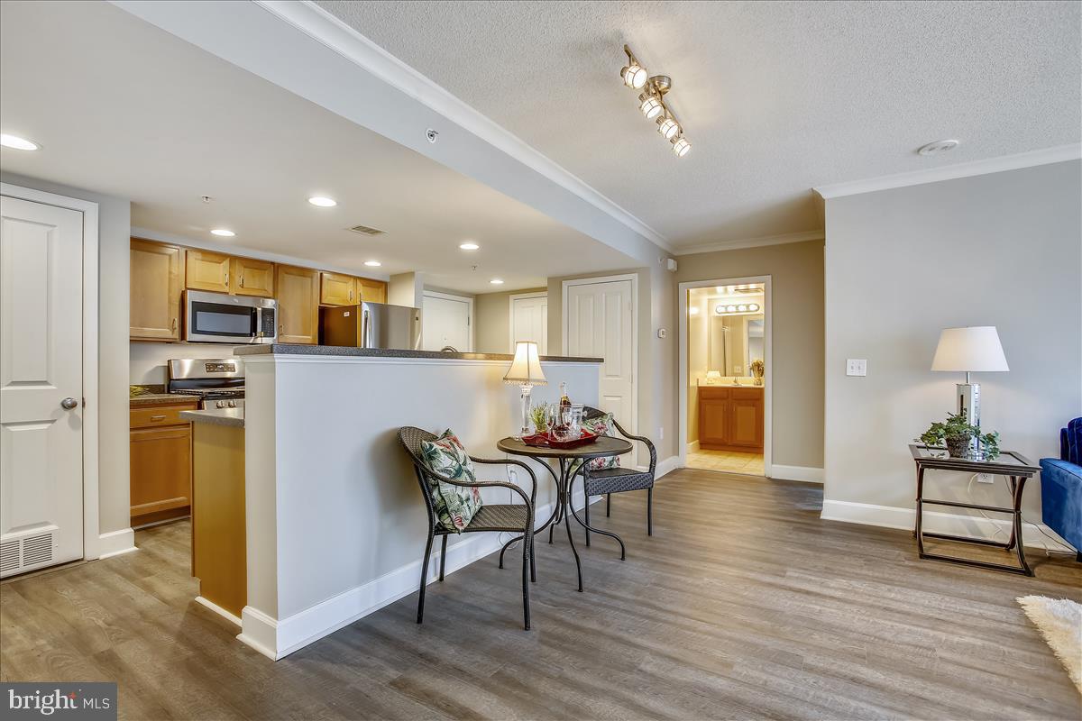 STATION SQUARE - Residential Lease