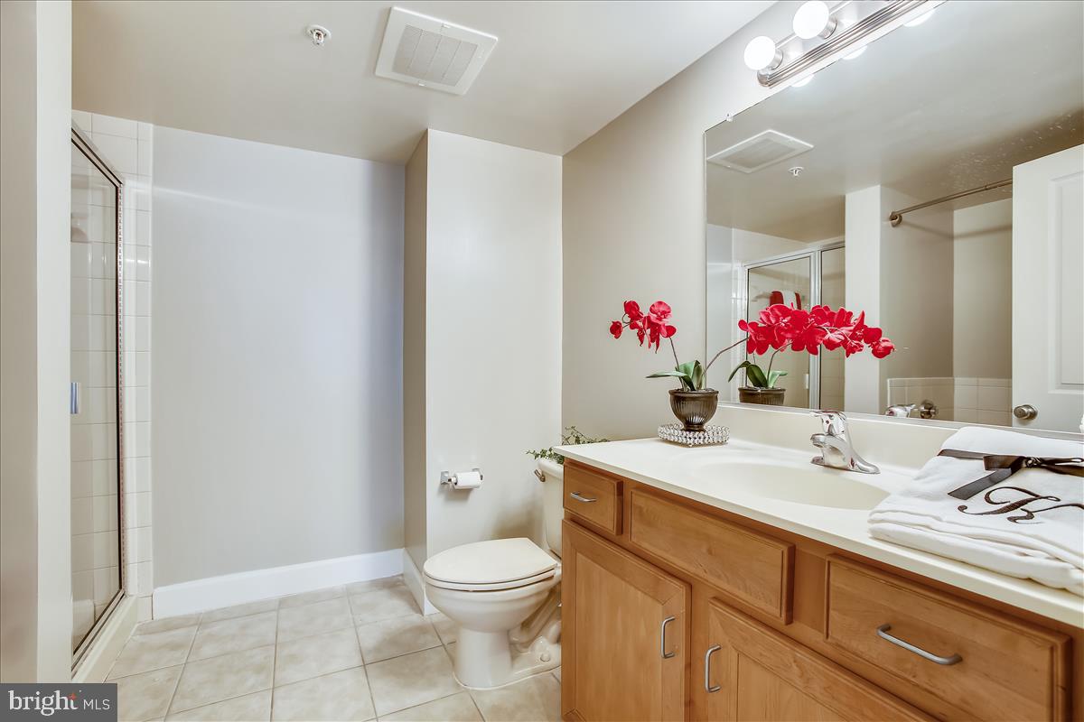 STATION SQUARE - Residential Lease