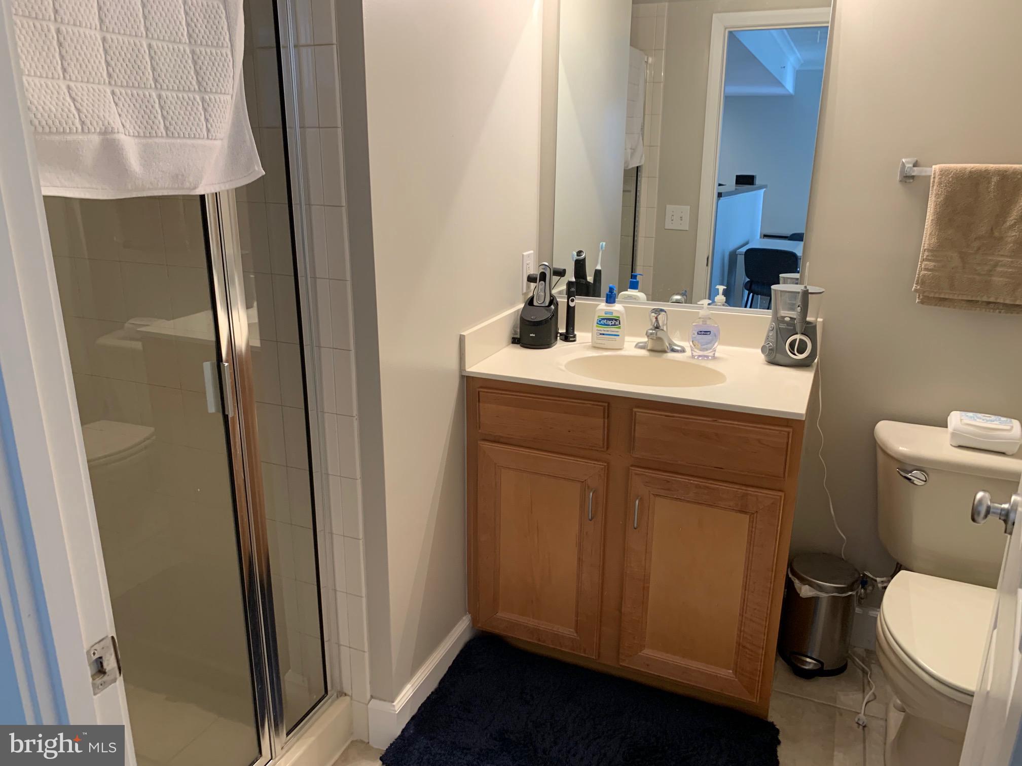 STATION SQUARE - Residential Lease