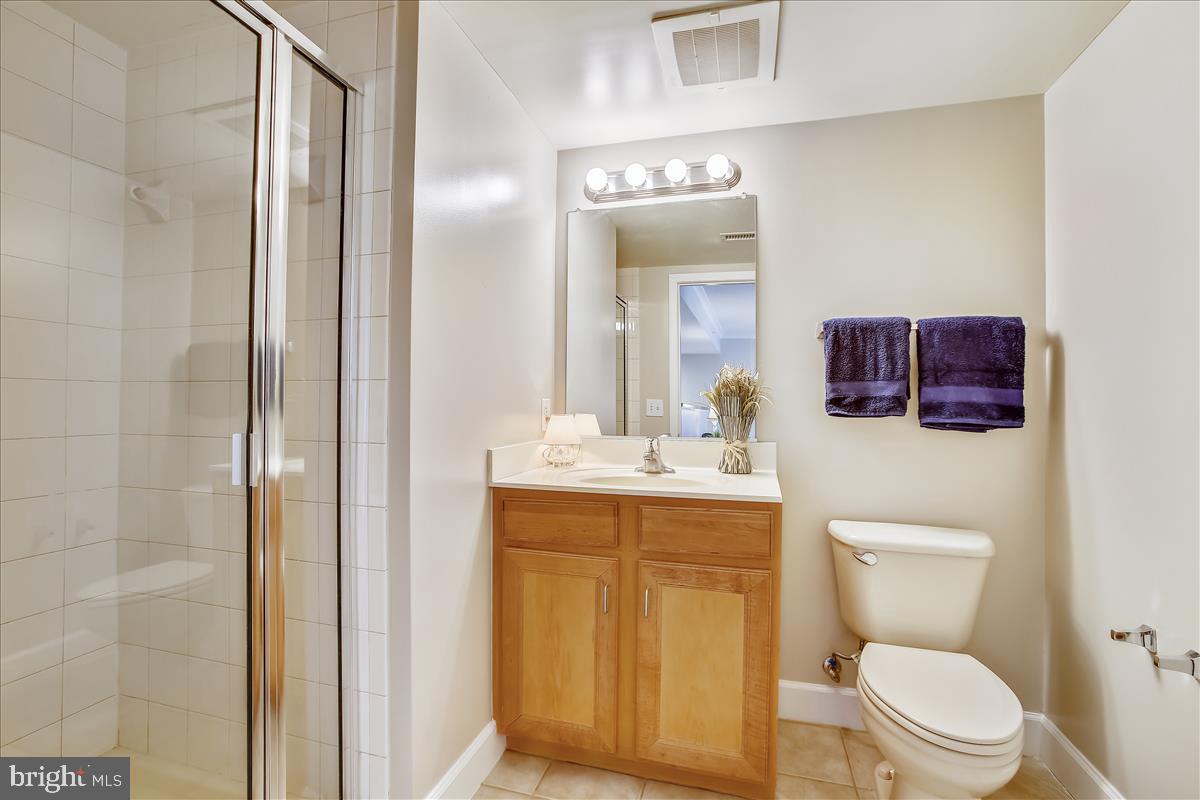 STATION SQUARE - Residential Lease