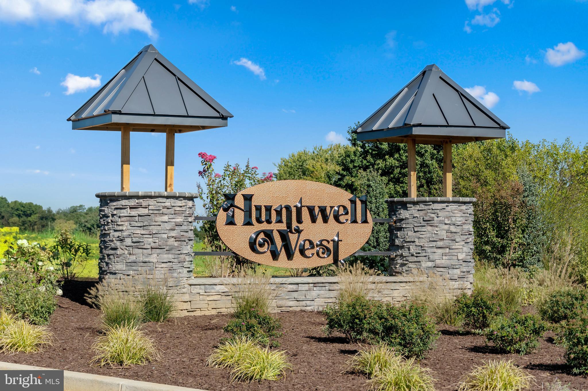 HUNTWELL WEST - Residential