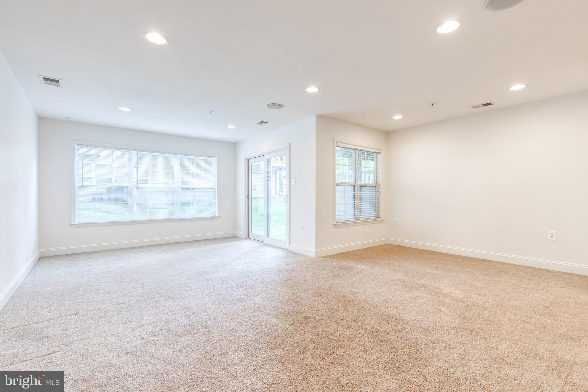 4322 VINTAGE IVY LANE