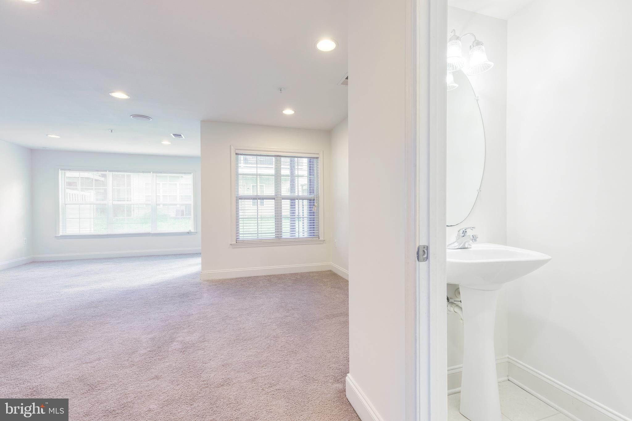 4322 VINTAGE IVY LANE
