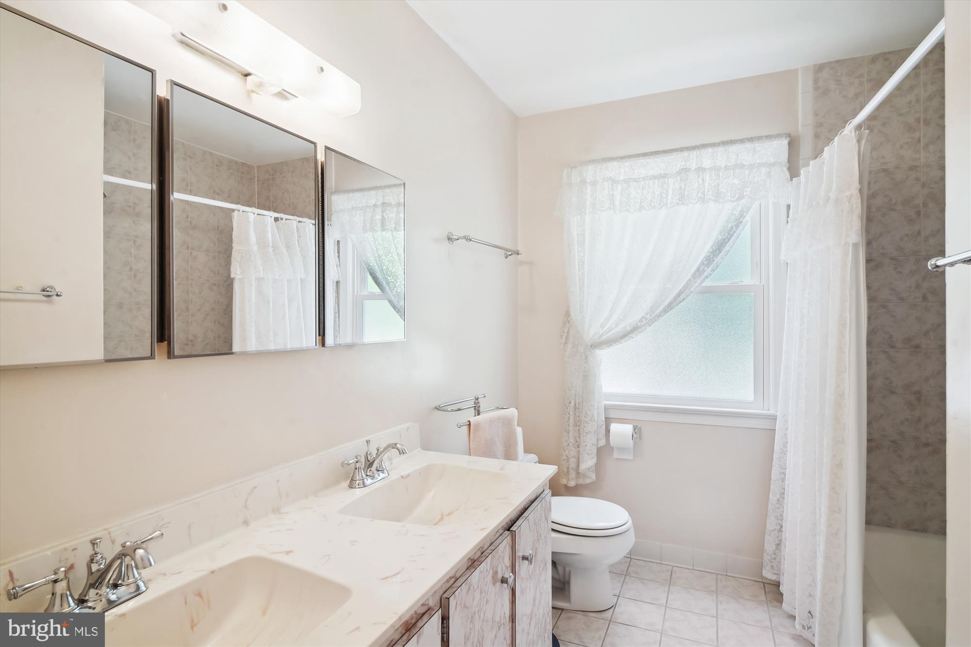 REGENCY ESTATES - Residential