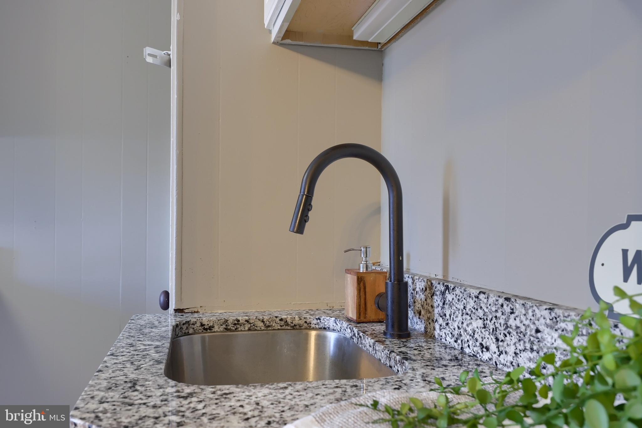 WEST END LANCASTER - Residential Lease