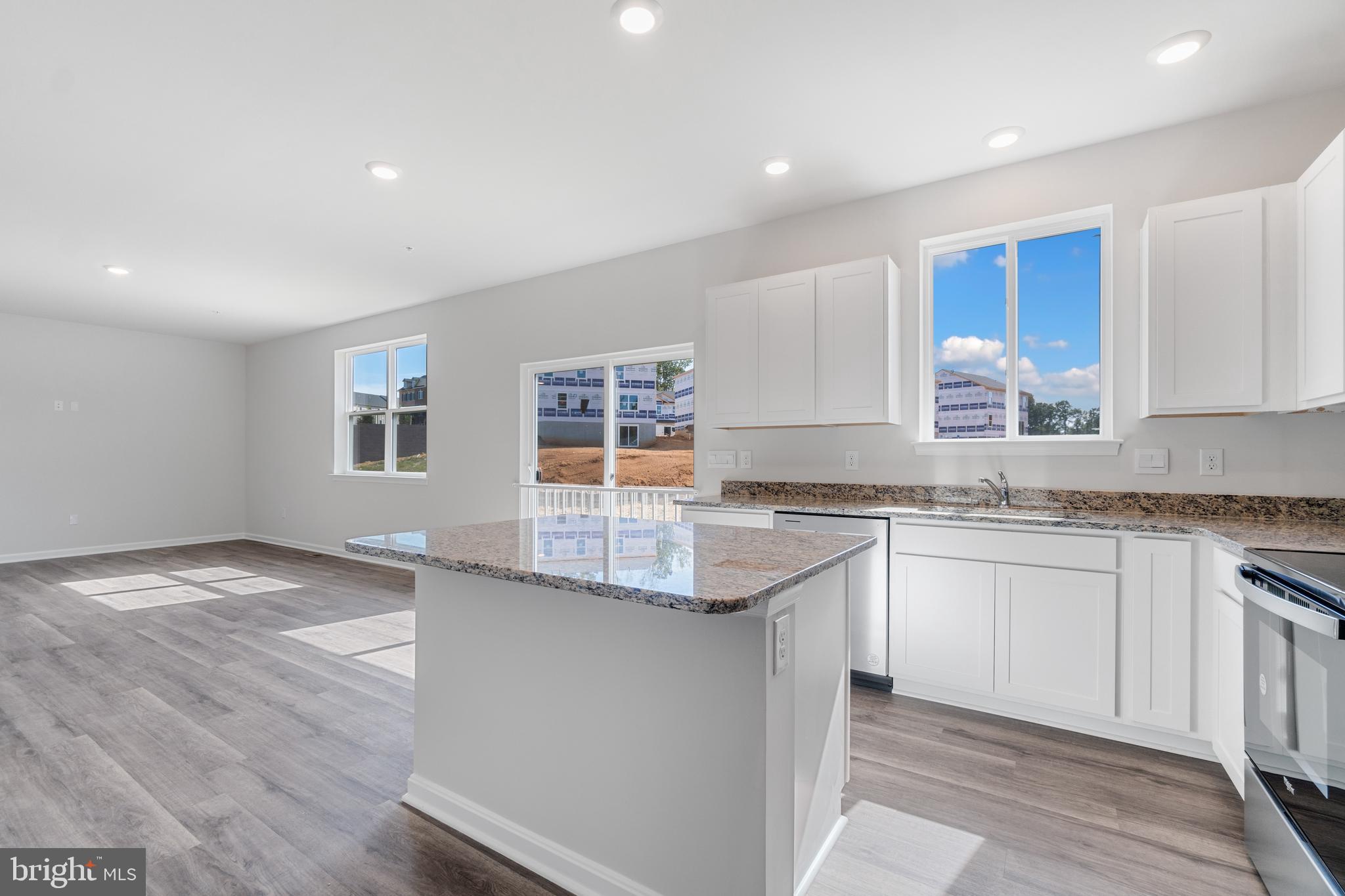 RED HILL - Residential