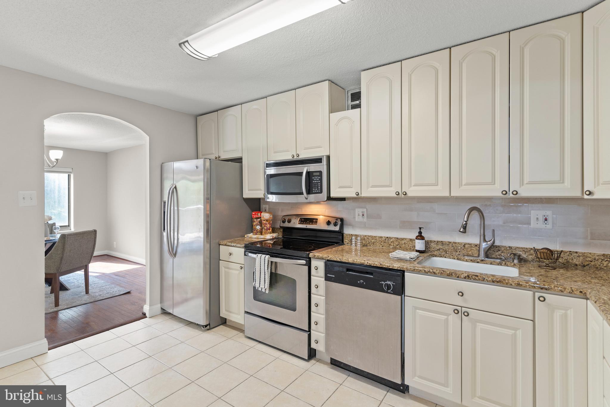 WATERGATE AT LANDMARK - Residential