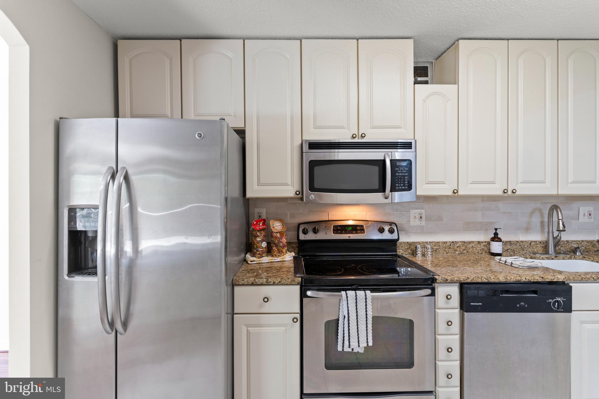 WATERGATE AT LANDMARK - Residential