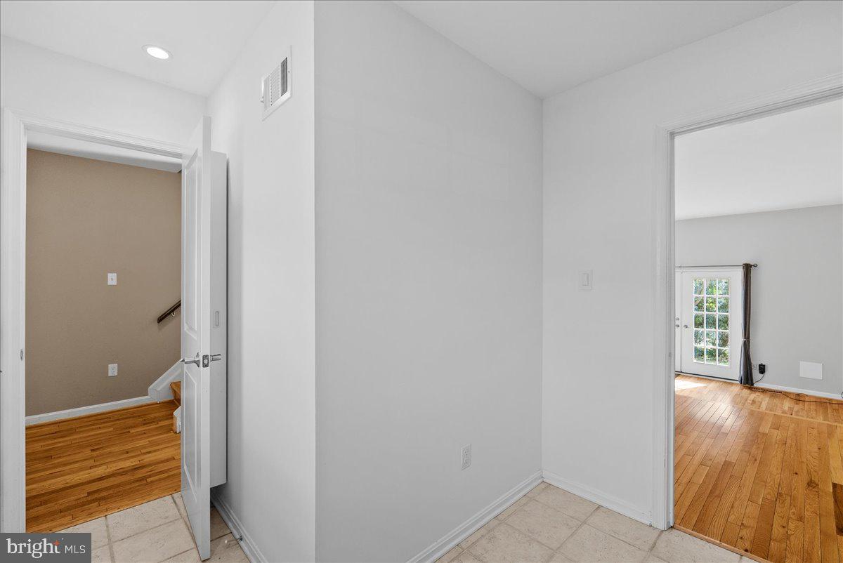 RESTON - Residential Lease