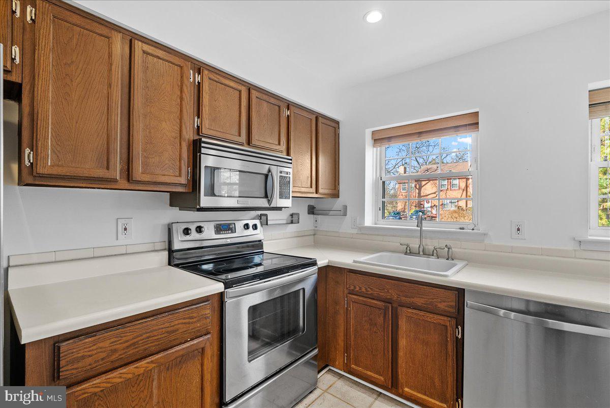 RESTON - Residential Lease